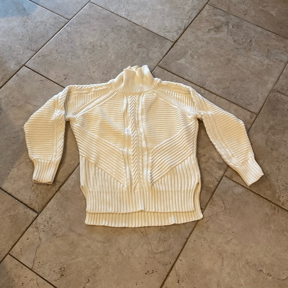 Banana Republic Fishermen Cable-Knit Cream Cotton Sweater. Size S